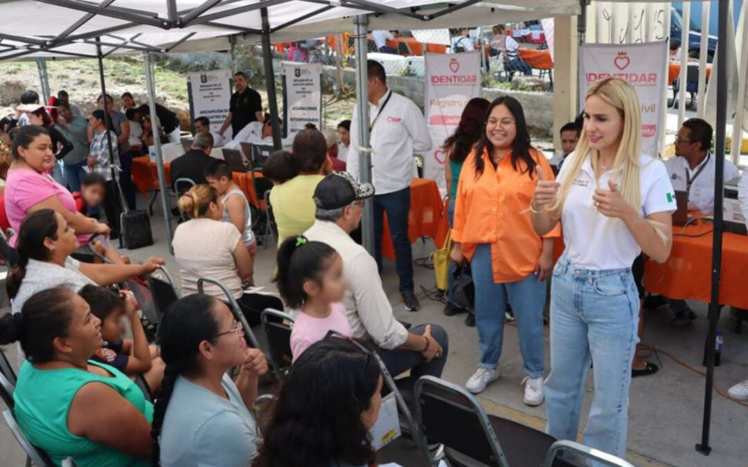 Realiza DIF Santa Catarina macro brigada en Cima de las Mitras